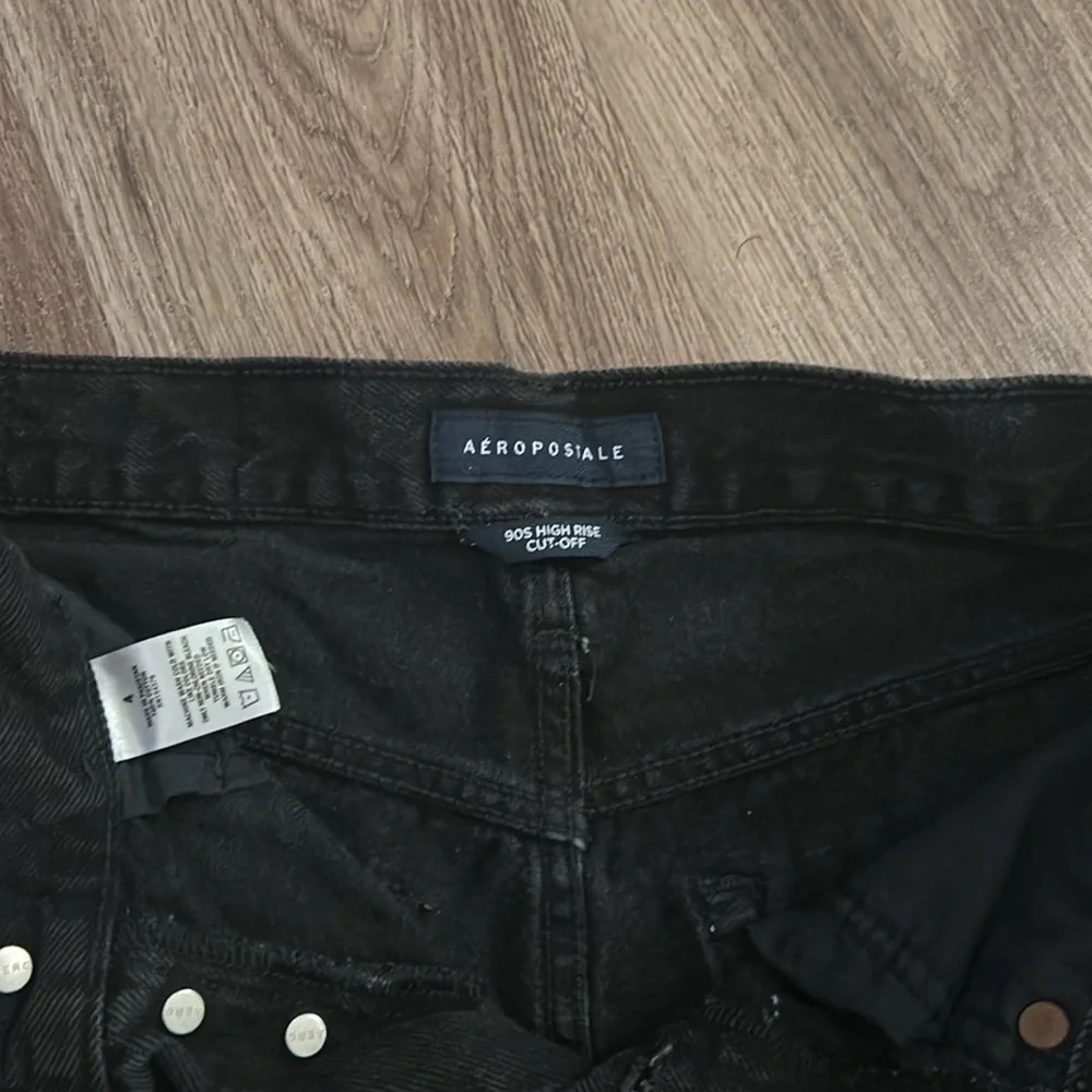 Aeropostale, 90’s High Rise Cut-Off Shorts - Picture 3 of 3